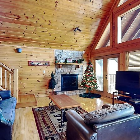 Cloud Dancer Villa Гетлинбург Екстериор снимка